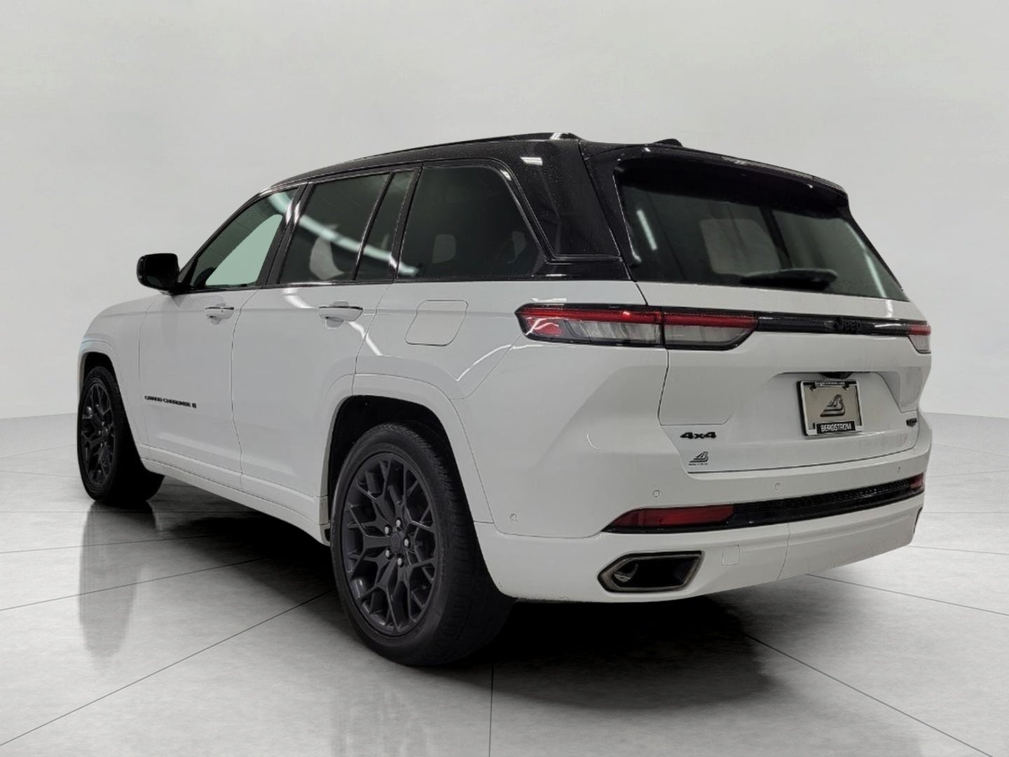 2025 Jeep Grand Cherokee Summit 4x4