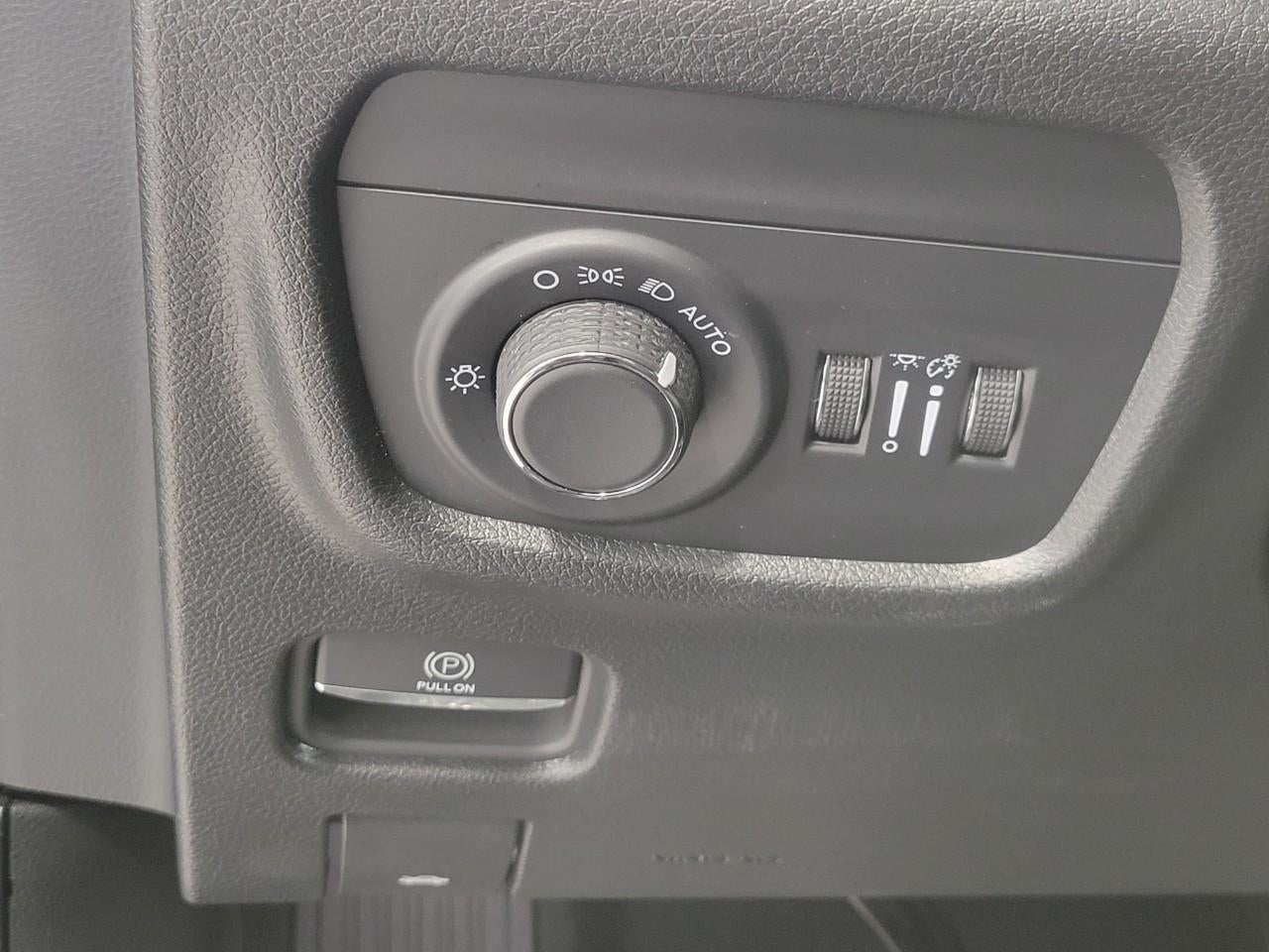 2025 Jeep Grand Cherokee L Laredo X 4x4