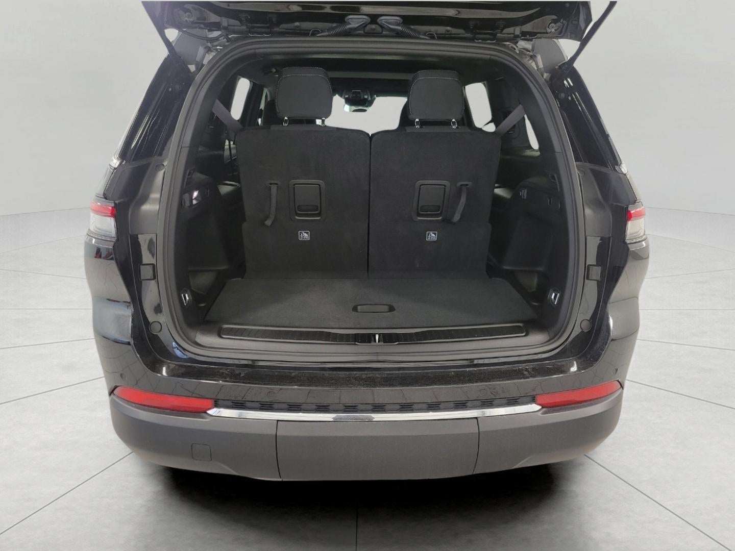 2025 Jeep Grand Cherokee L Laredo X 4x4