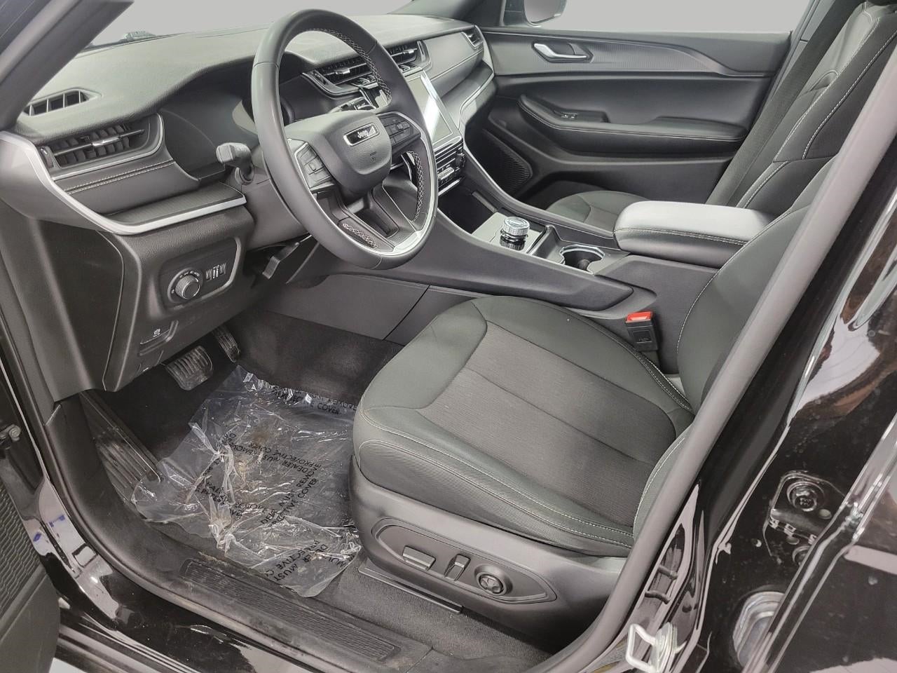 2025 Jeep Grand Cherokee L Laredo X 4x4