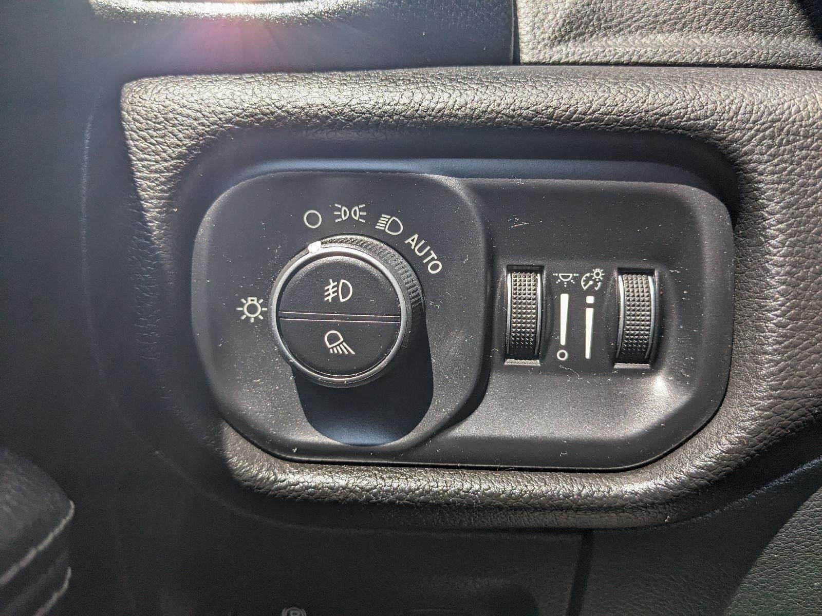 2025 RAM 1500 Laramie 4x4 Crew Cab 5'7 Box