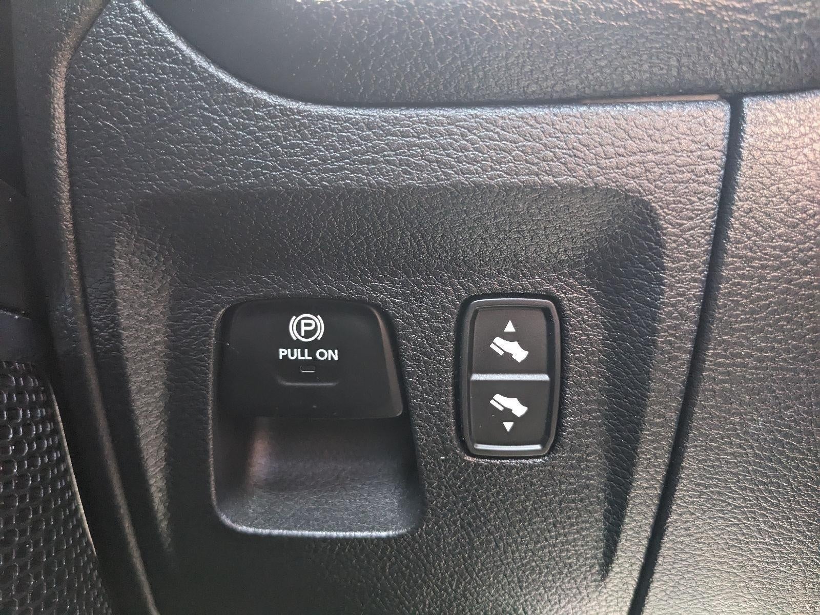 2025 RAM 1500 Laramie 4x4 Crew Cab 5'7 Box