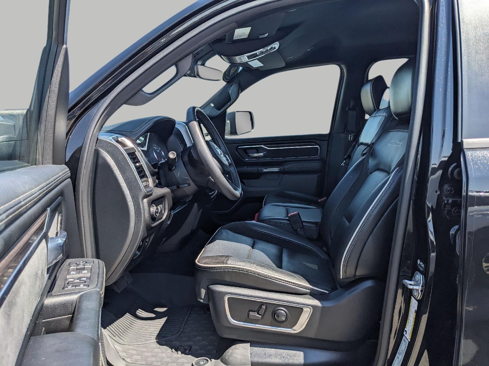 2025 RAM 1500 Laramie 4x4 Crew Cab 5'7 Box