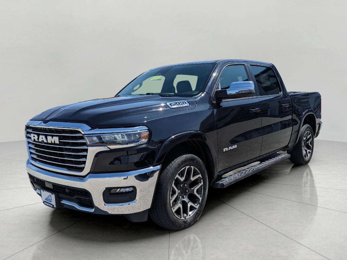 2025 RAM 1500 Laramie 4x4 Crew Cab 5'7 Box