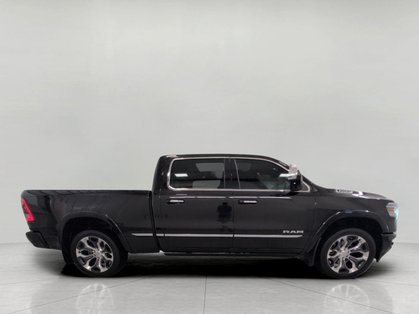 2021 RAM 1500 Limited 4x4 Crew Cab 6'4 Box