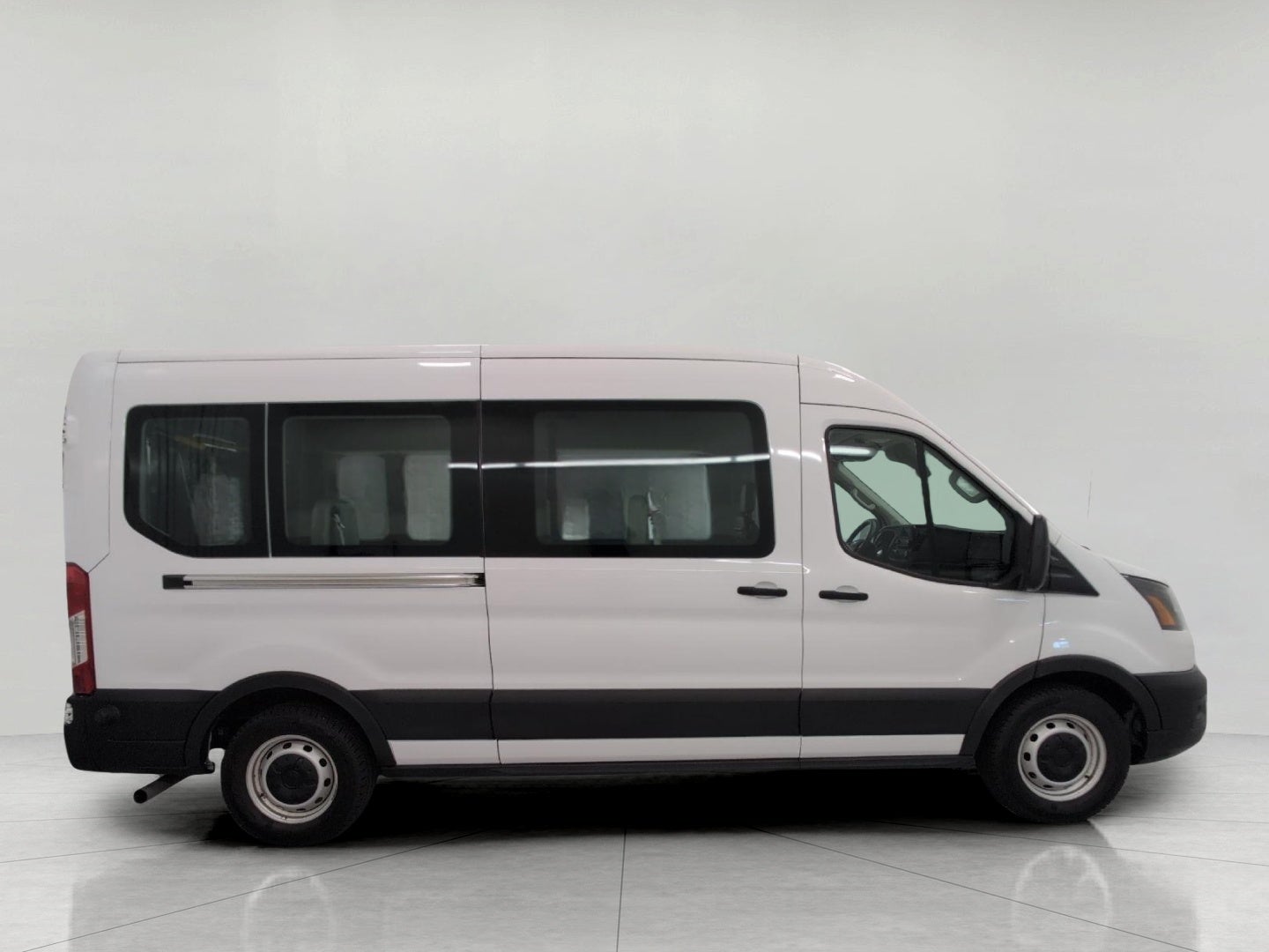 2020 Ford Transit Passenger Wagon T-350 148 Med Roof XL RWD