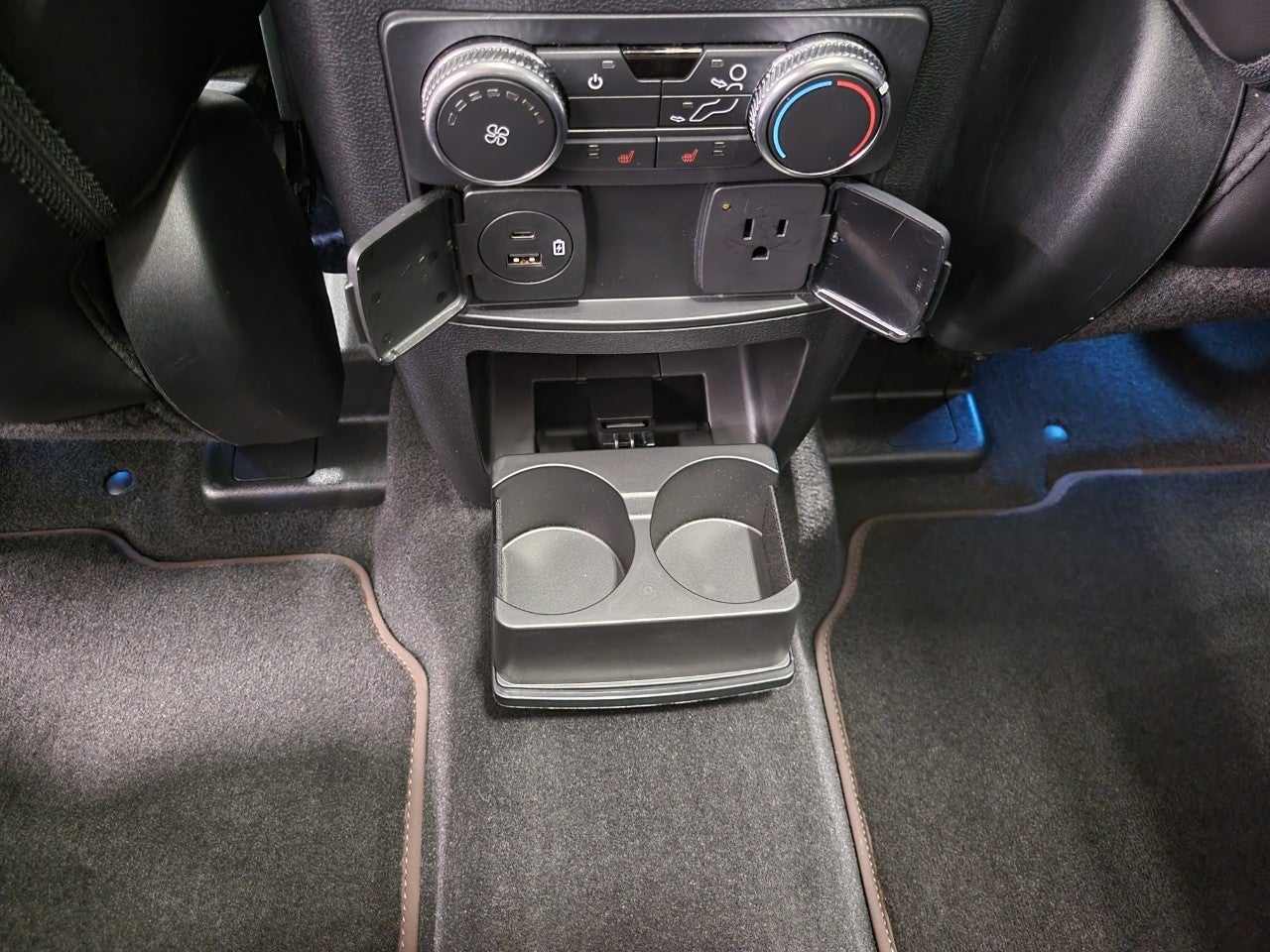 2022 Ford Explorer Platinum 4WD