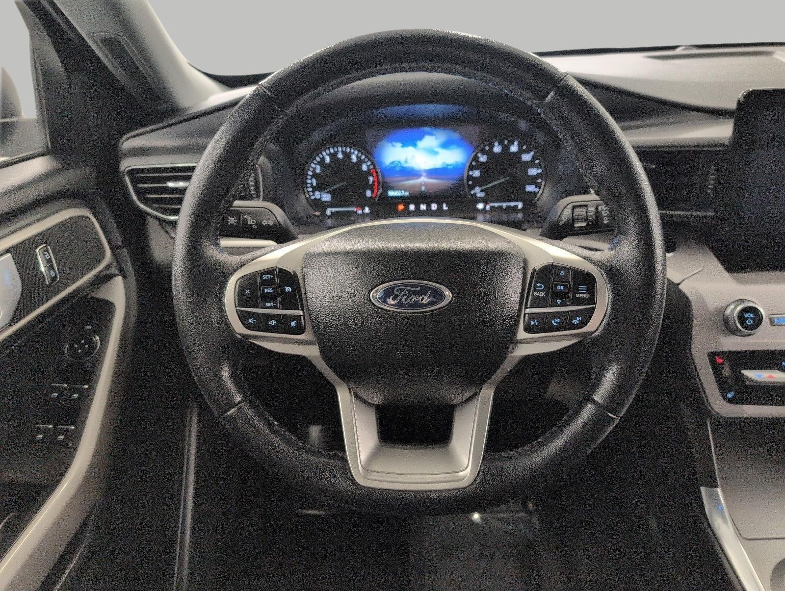 2024 Ford Explorer XLT 4WD