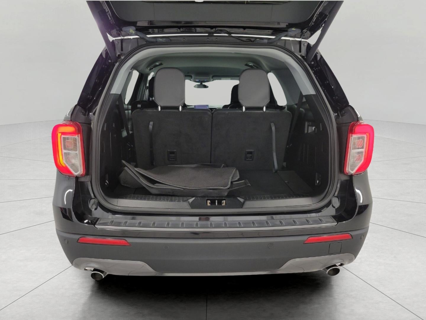 2023 Ford Explorer XLT 4WD