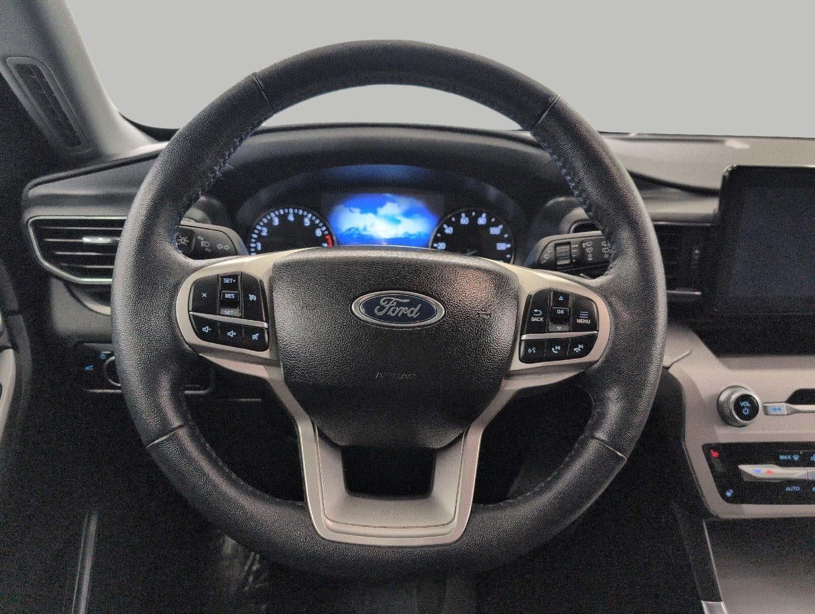 2024 Ford Explorer XLT 4WD