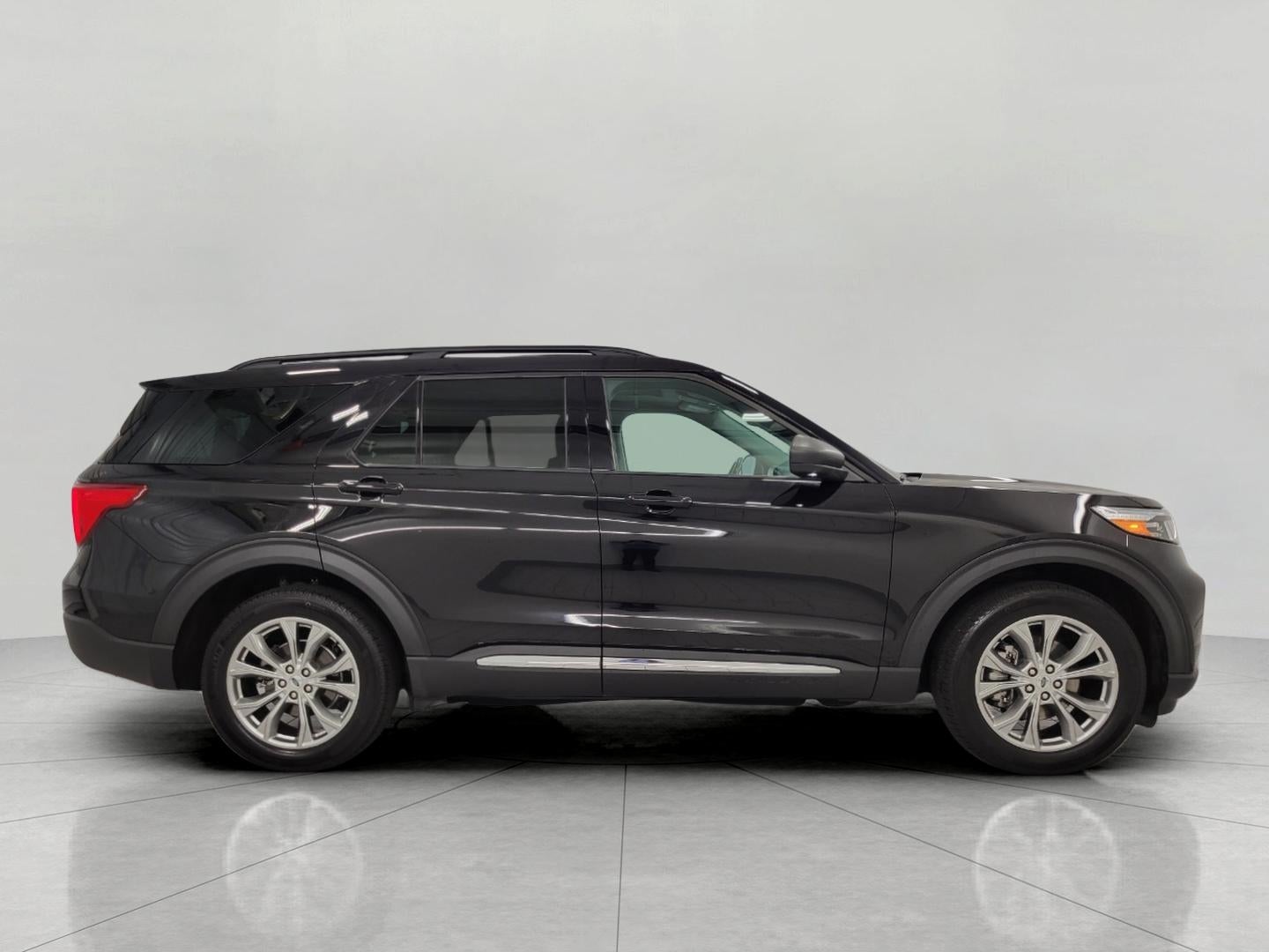 2023 Ford Explorer XLT 4WD