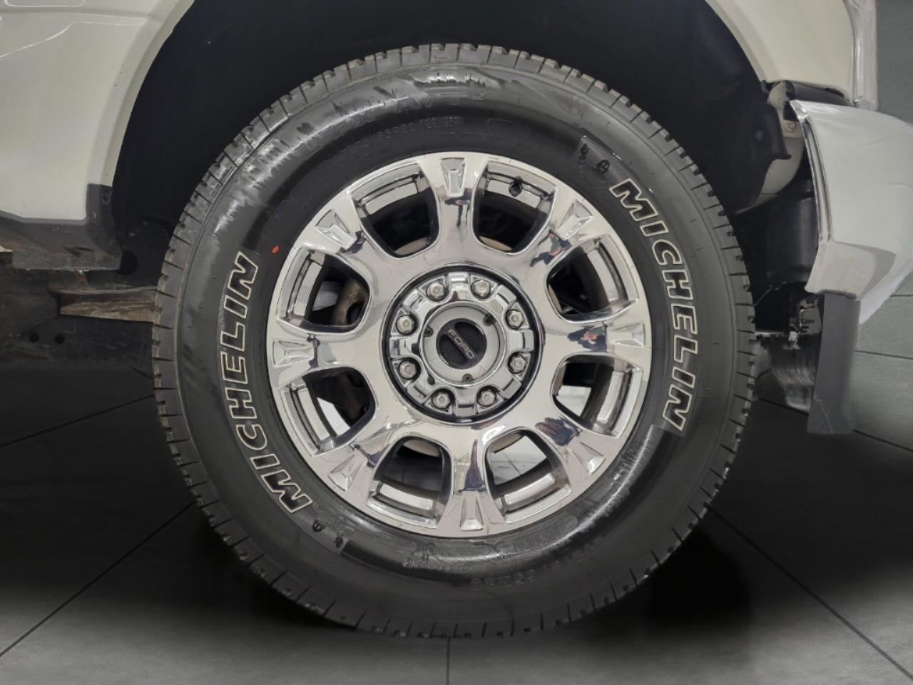 2022 Ford Super Duty F-350 SRW LARIAT 4WD Crew Cab 6.75' Box