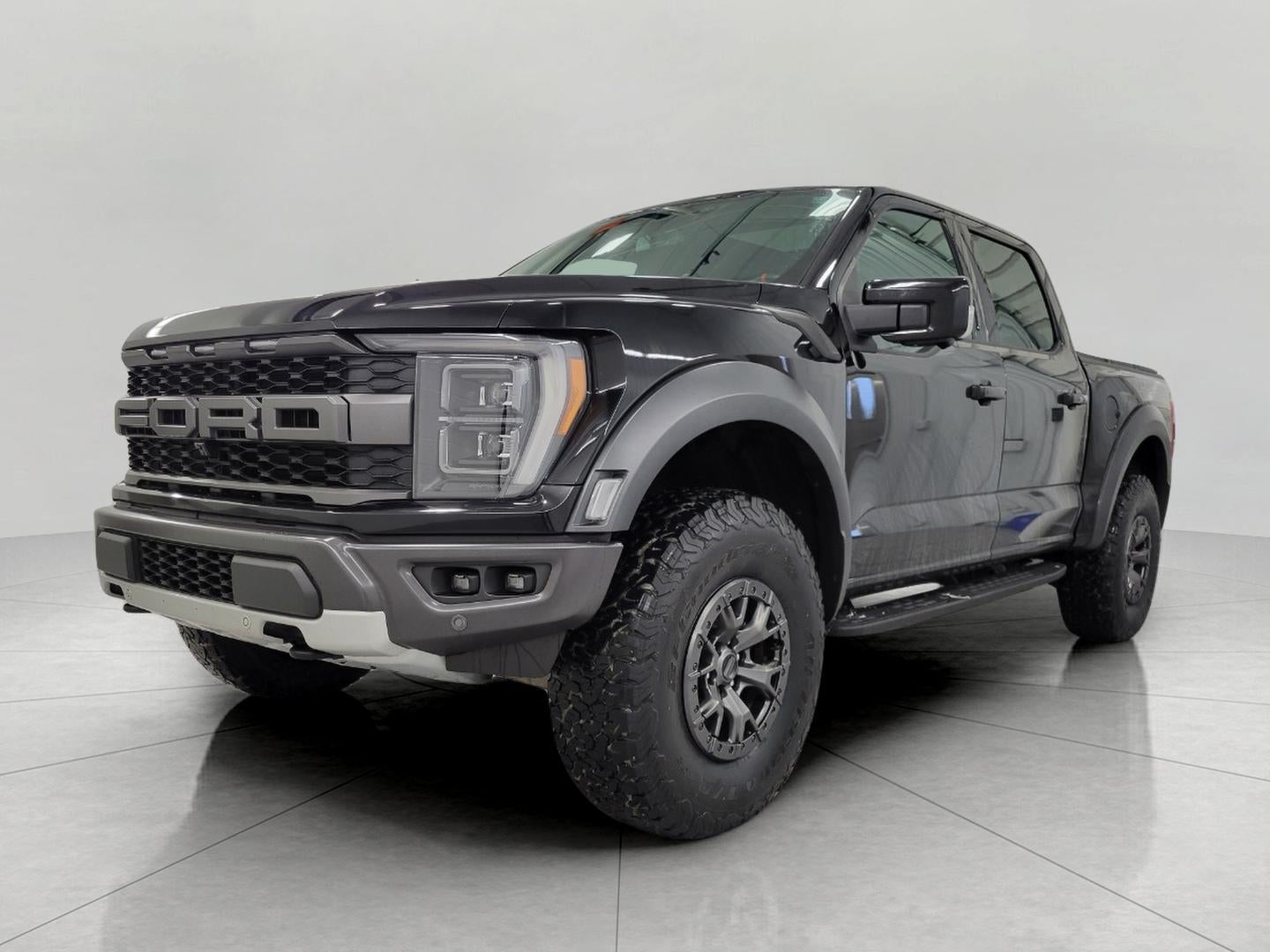 2022 Ford F-150 RAPTOR 4WD SUPERCREW 5.5' BOX ** 801A ** 37 PERFORMANCE PACKAGE ** MOONROOF & TAILGATE **