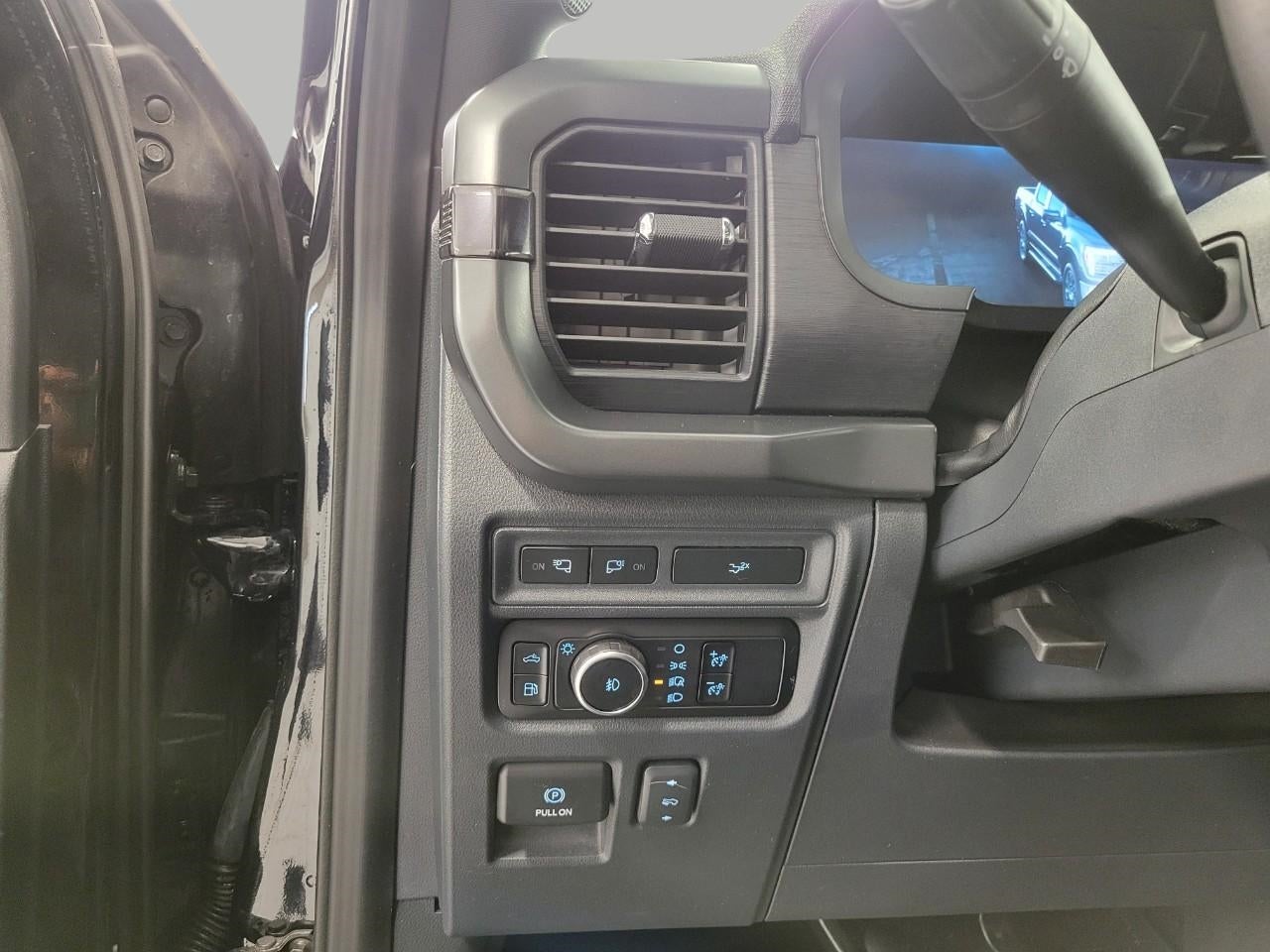 2024 Ford F-150 XLT 4WD 5.5' BOX ** PANORAMIC SUNROOF ** LEATHER ** POWERBOOST **