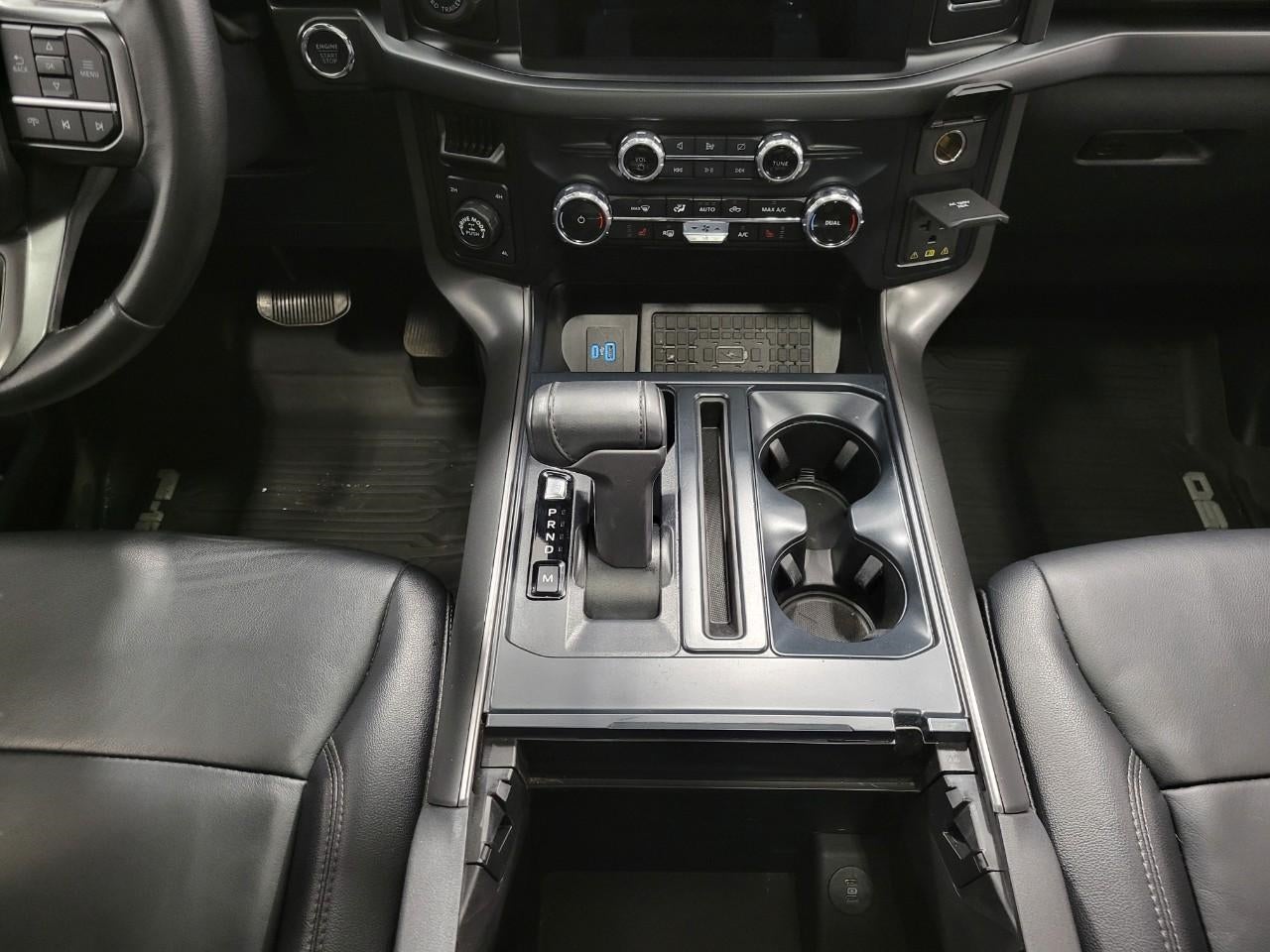 2024 Ford F-150 XLT 4WD 5.5' BOX ** PANORAMIC SUNROOF ** LEATHER ** POWERBOOST **