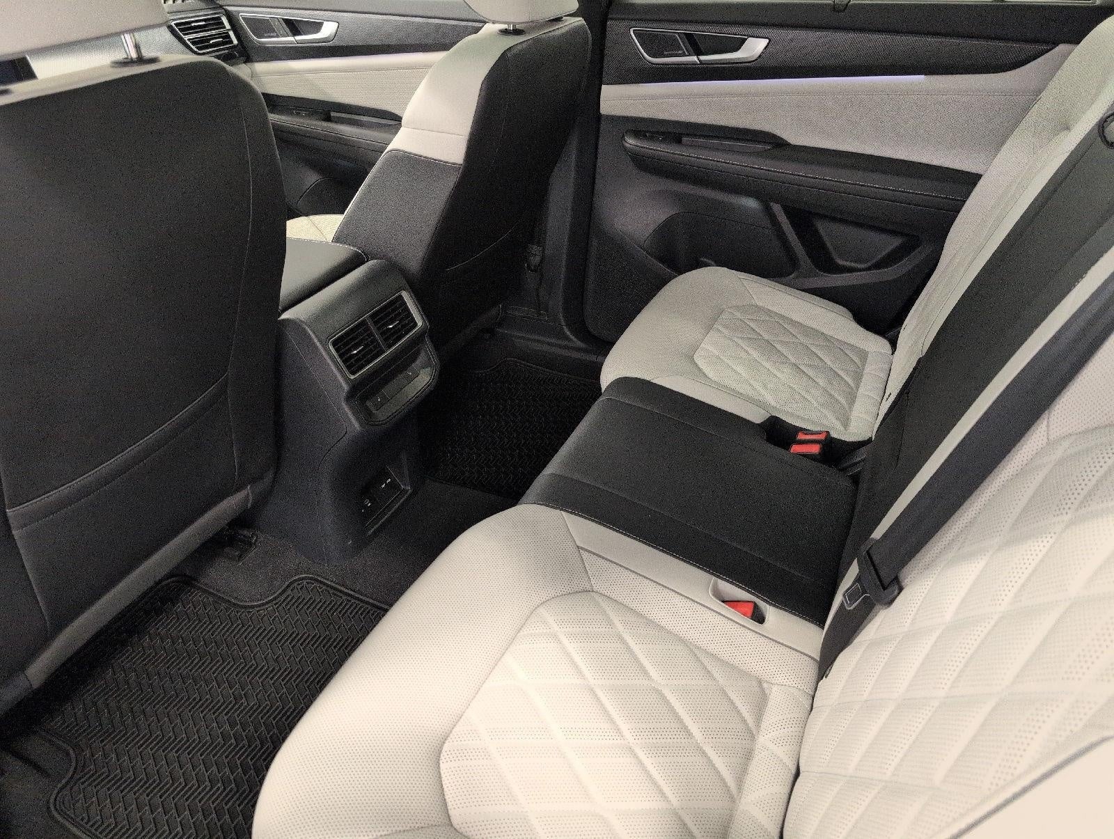 2025 Volkswagen Atlas Cross Sport 2.0T SEL Premium R-Line 4MOTION