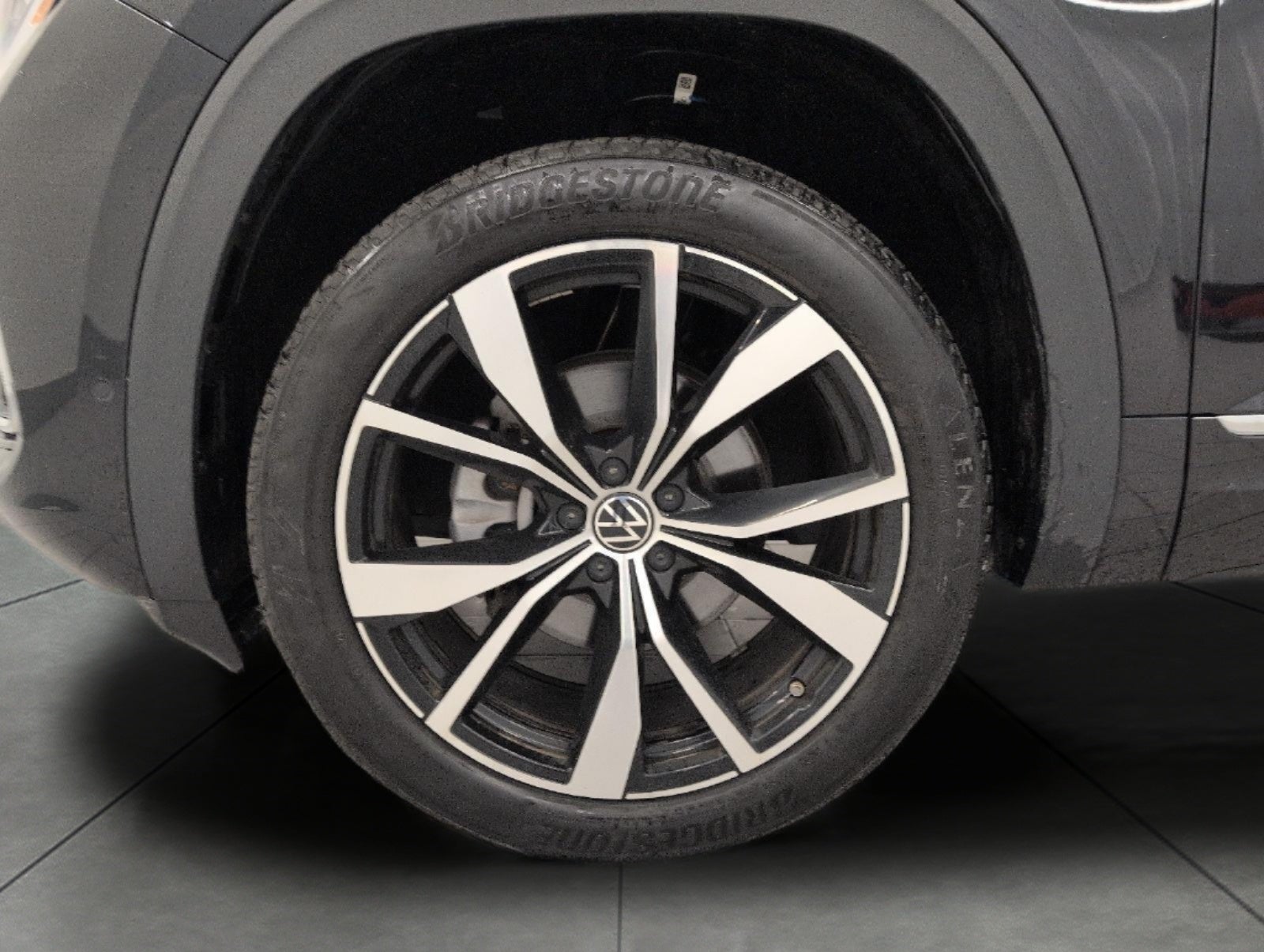 2025 Volkswagen Atlas Cross Sport 2.0T SEL Premium R-Line 4MOTION