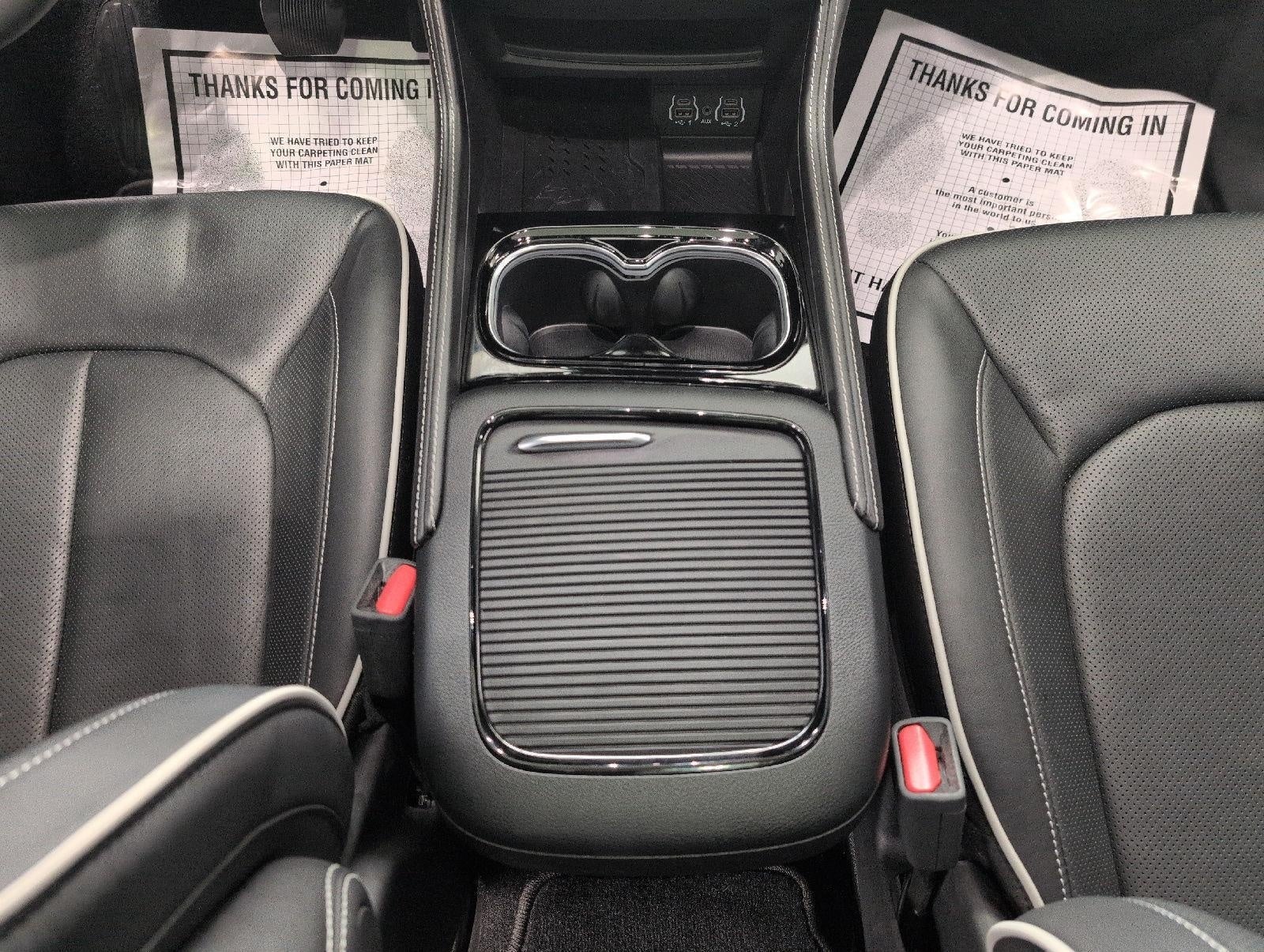 2025 Chrysler Pacifica Hybrid Select FWD