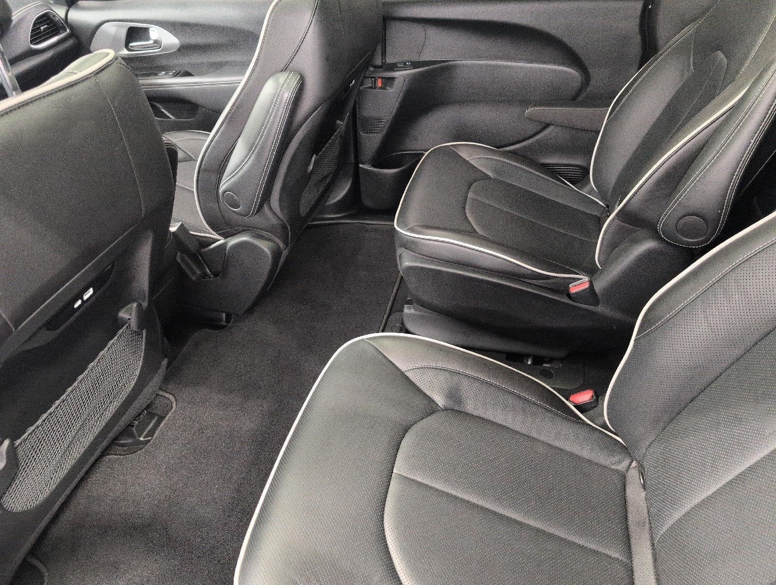 2025 Chrysler Pacifica Hybrid Select FWD