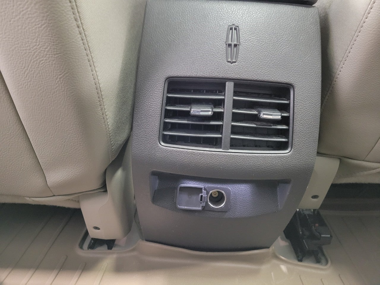 2014 Lincoln MKX AWD 4DR ** ADAPTIVE CRUISE ** PANORAMIC SUNROOF **