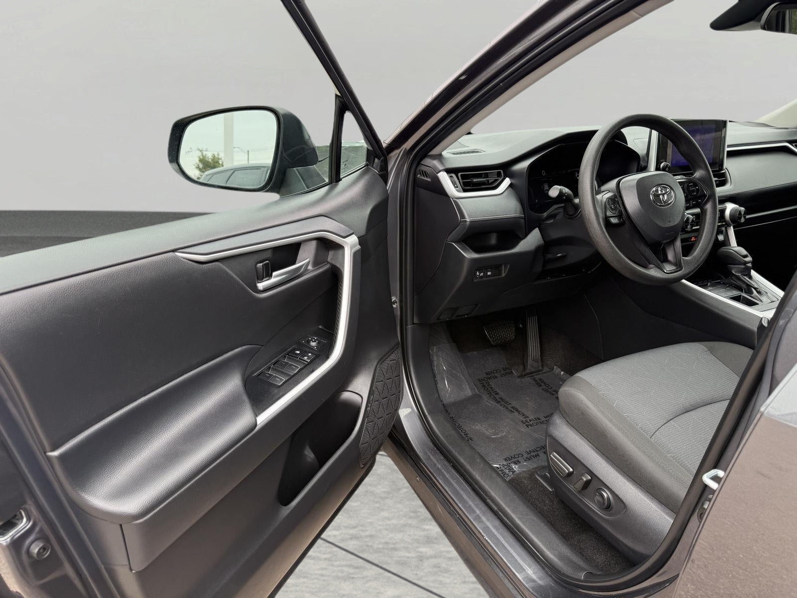 2025 Toyota RAV4 XLE AWD