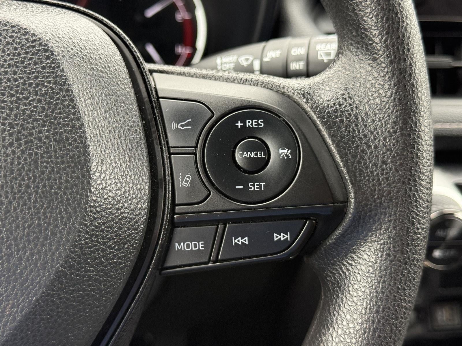2025 Toyota RAV4 XLE AWD