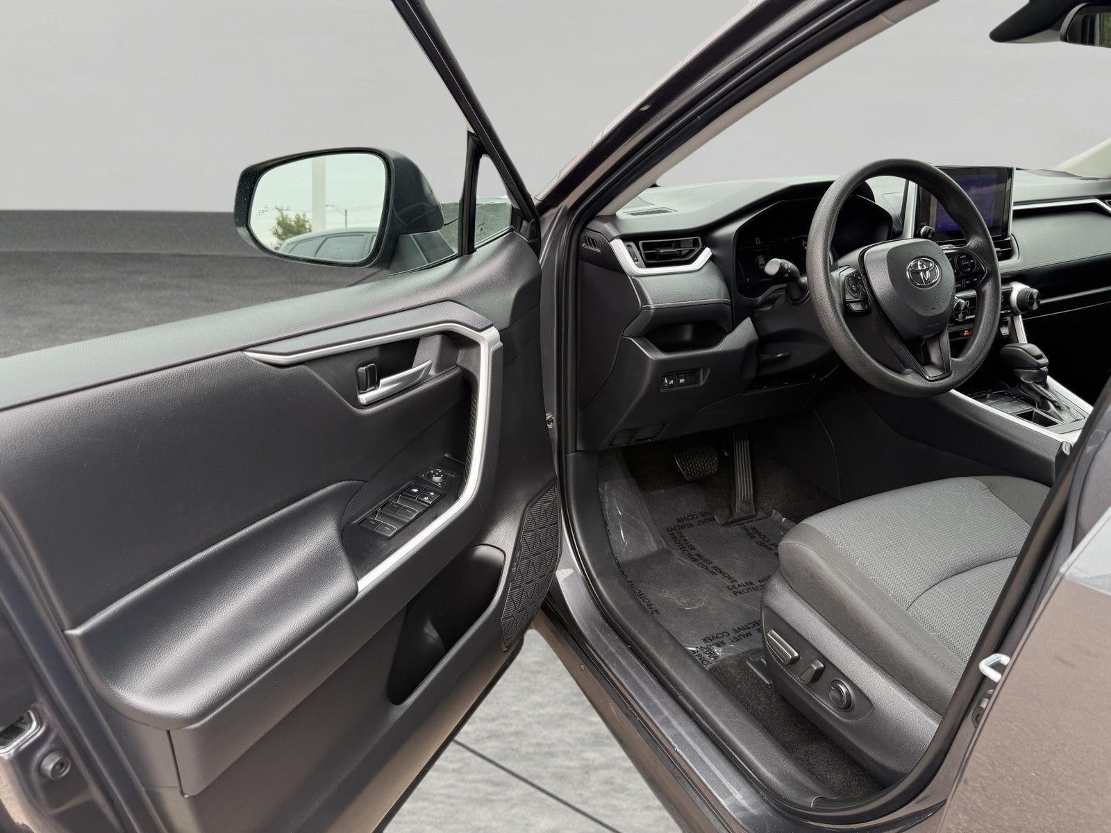2025 Toyota RAV4 XLE AWD