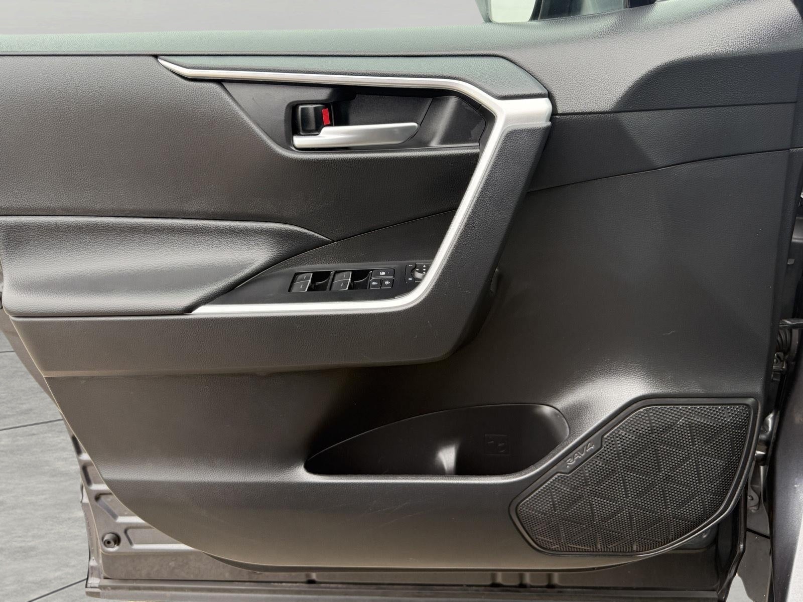 2025 Toyota RAV4 XLE AWD