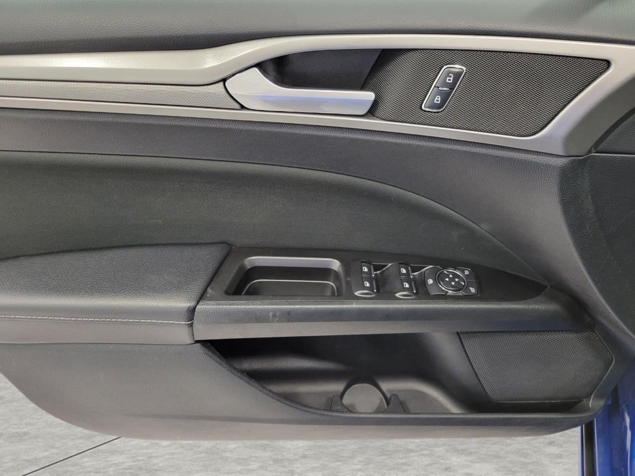 2017 Ford Fusion SE FWD