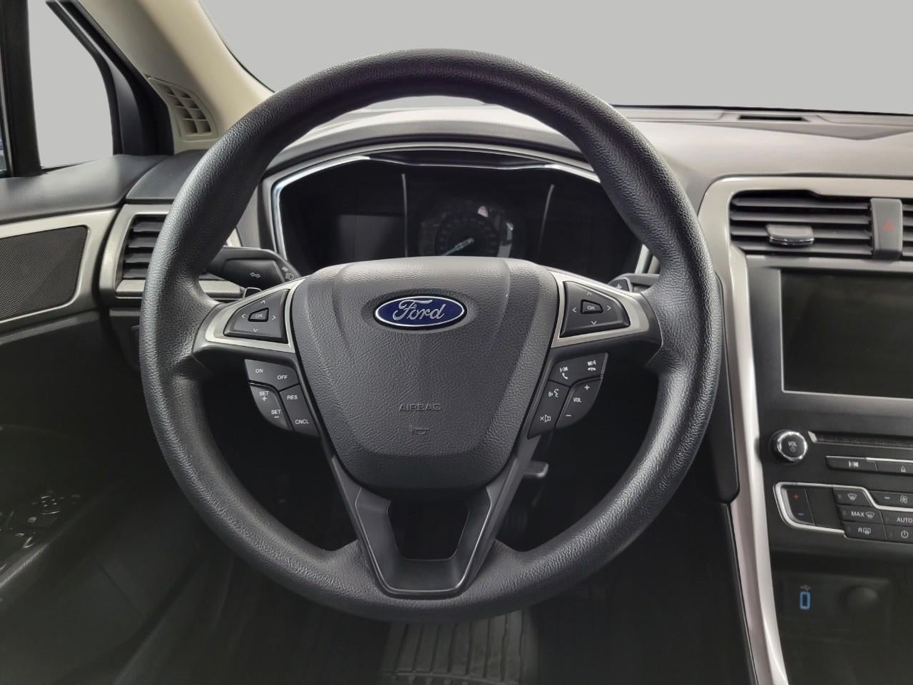 2017 Ford Fusion SE FWD