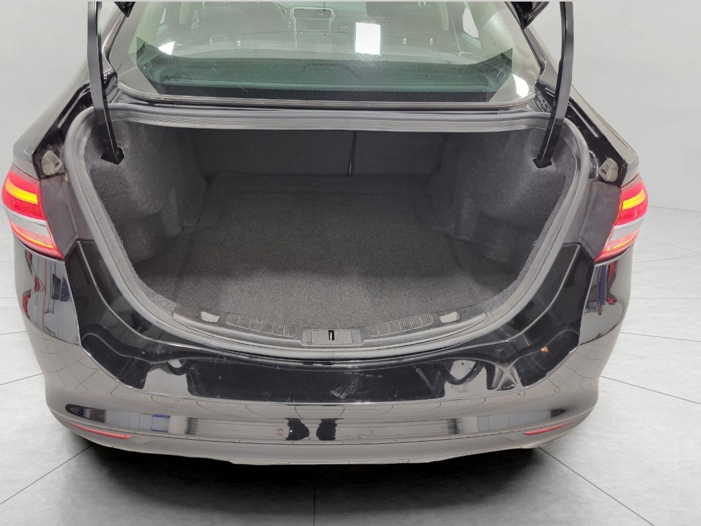 2017 Ford Fusion SE FWD