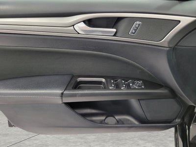 2017 Ford Fusion SE FWD