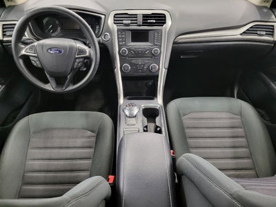 2017 Ford Fusion SE FWD