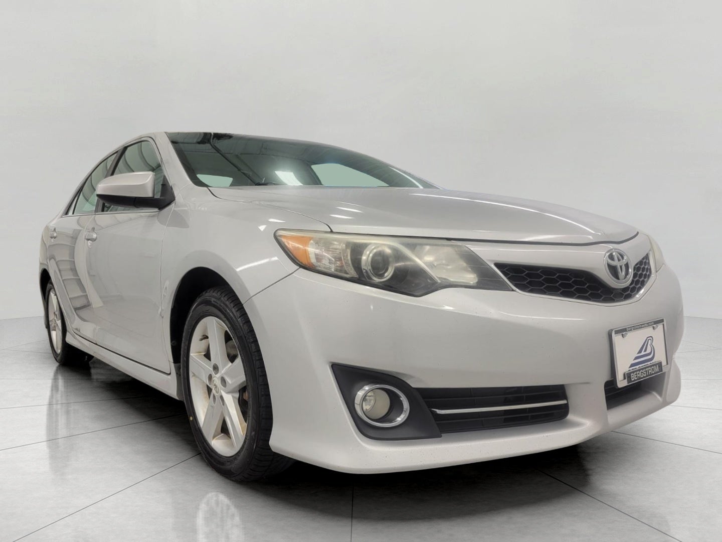 2012 Toyota Camry 4dr Sdn I4 Auto SE