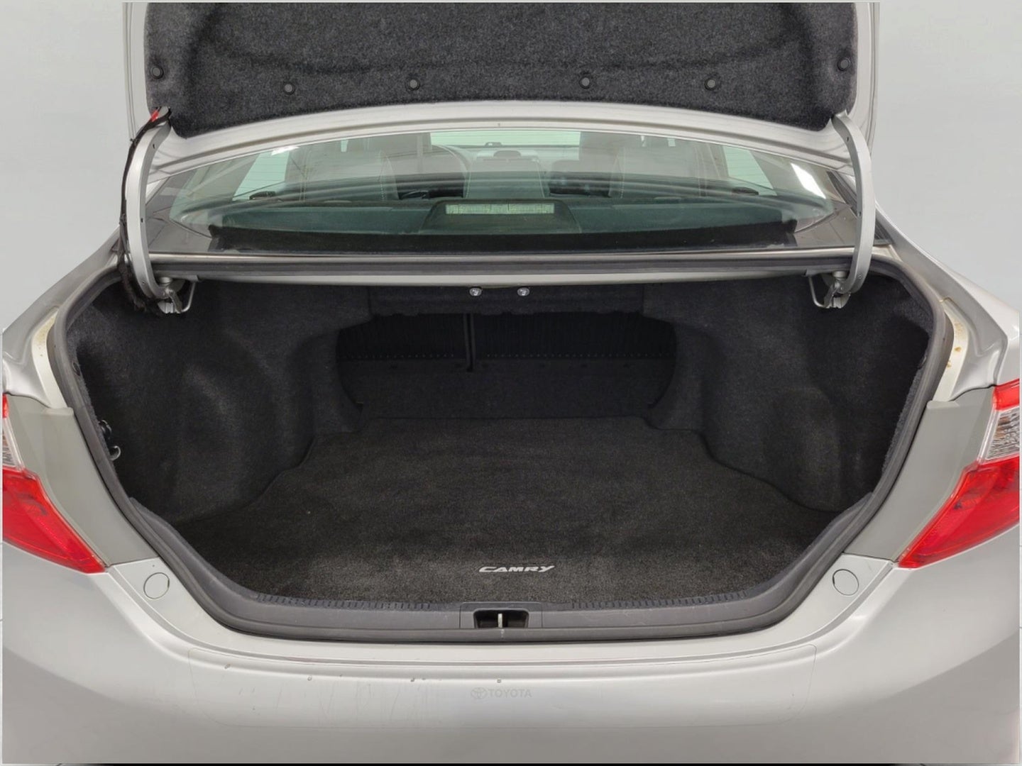 2012 Toyota Camry 4dr Sdn I4 Auto SE