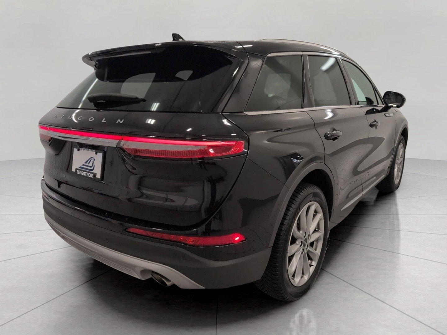 2022 Lincoln Corsair Standard AWD