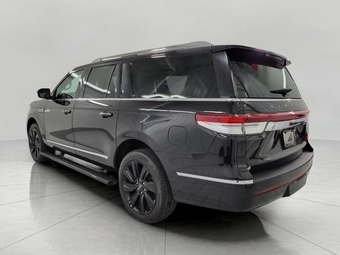 2024 Lincoln Navigator L RESERVE 4X4 ** LUXURY PACKAGE ** MONOCHROMATIC PACKAGE **