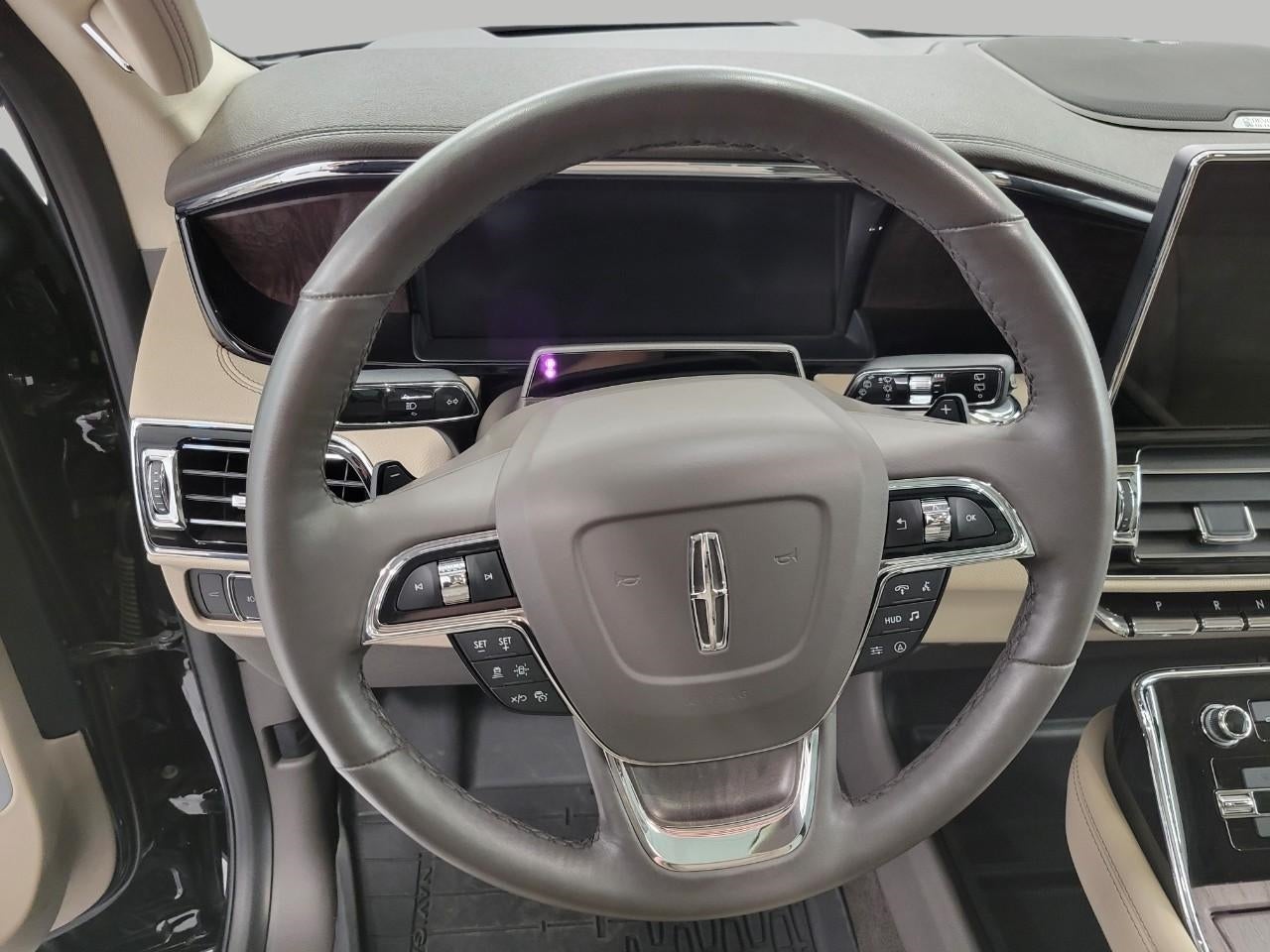 2024 Lincoln Navigator L RESERVE 4X4 ** LUXURY PACKAGE ** MONOCHROMATIC PACKAGE **