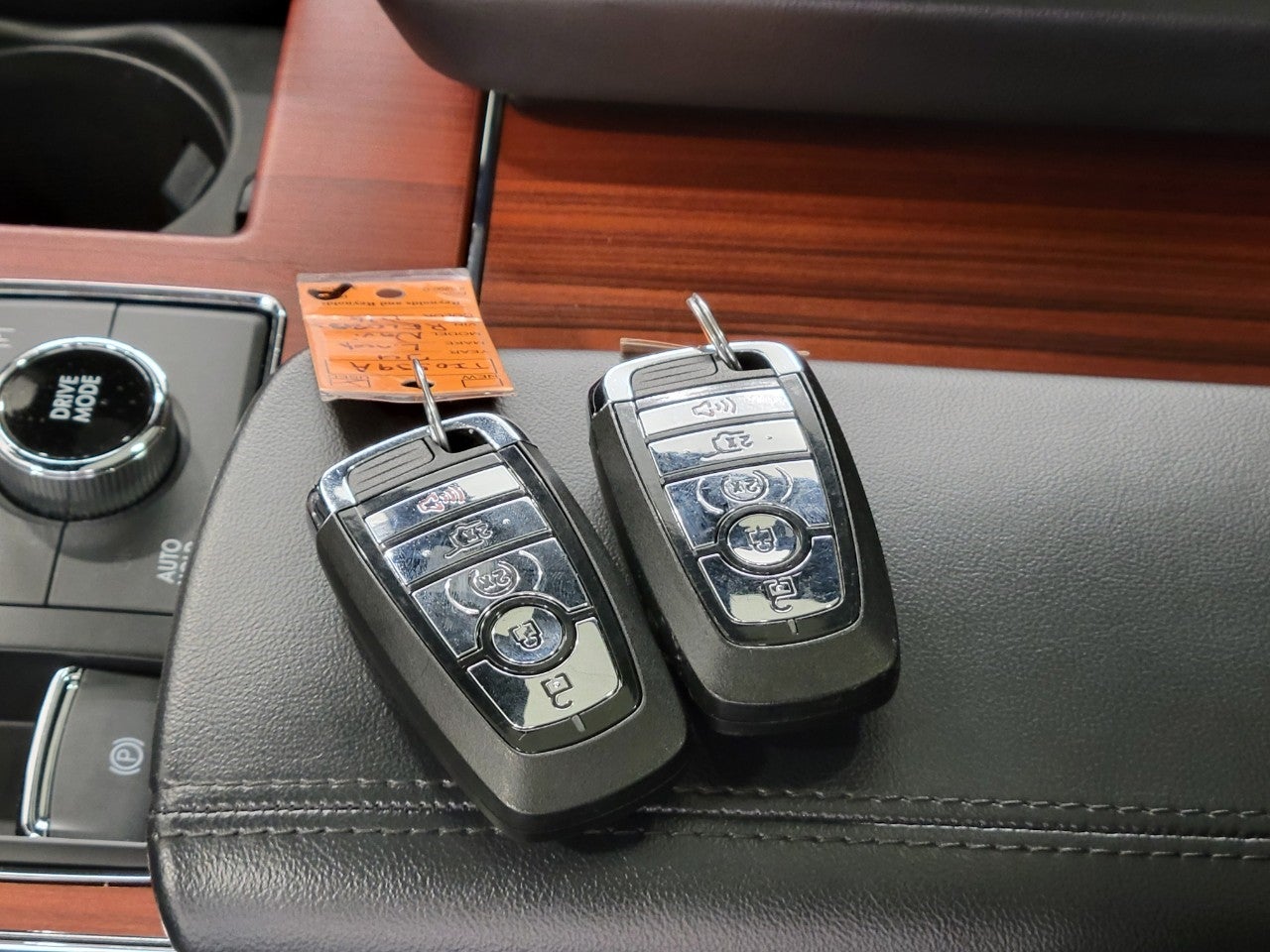 2024 Lincoln Navigator L RESERVE 4X4 ** LUXERY PACKAGE ** MONOCHROMATIC PACKAGE ** PANROAMIC SUNROOF **