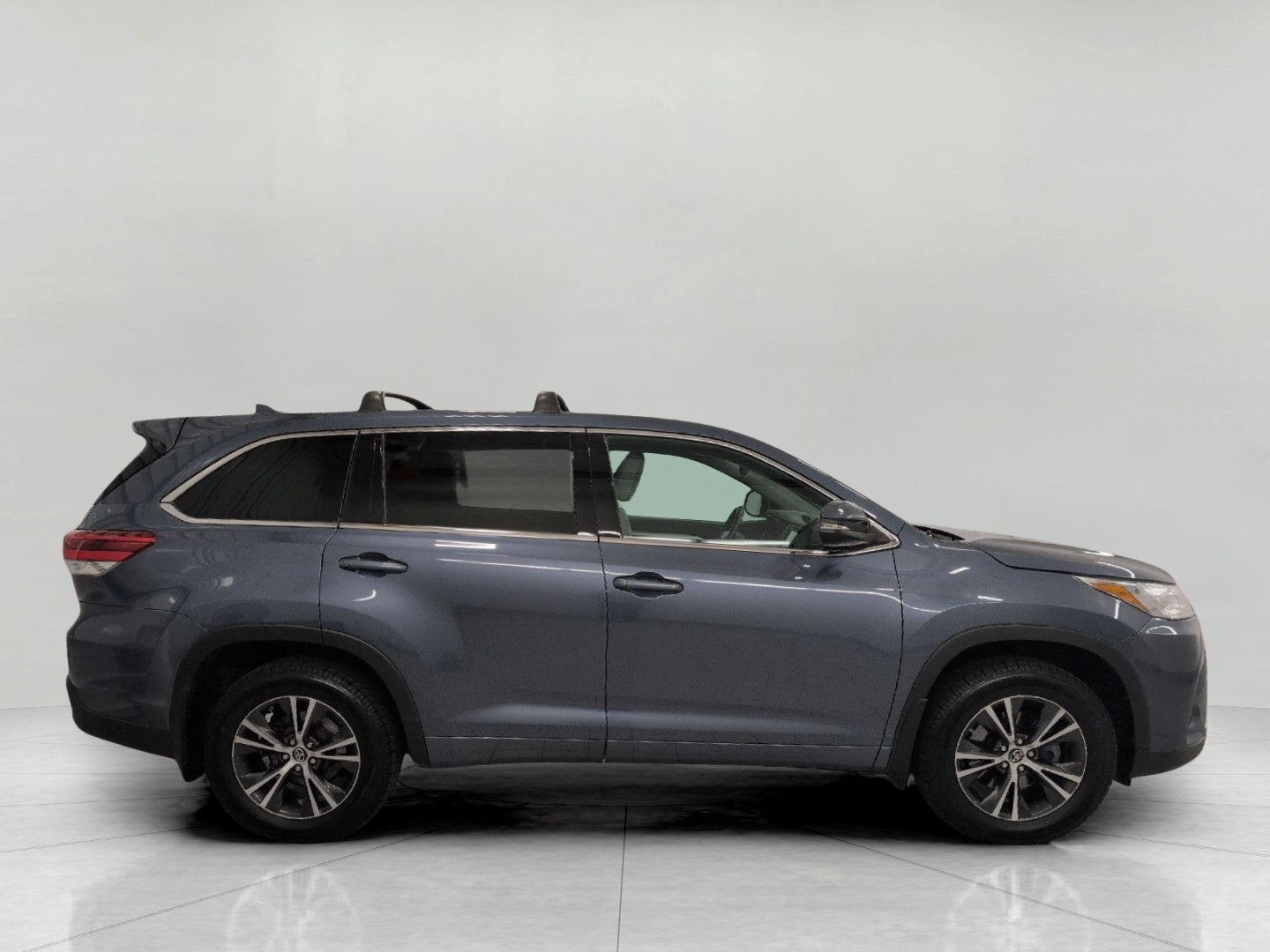 2017 Toyota Highlander LE Plus V6 AWD