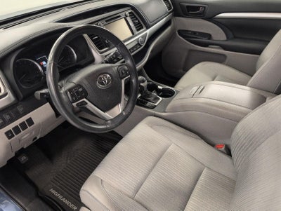 2017 Toyota Highlander LE Plus V6 AWD