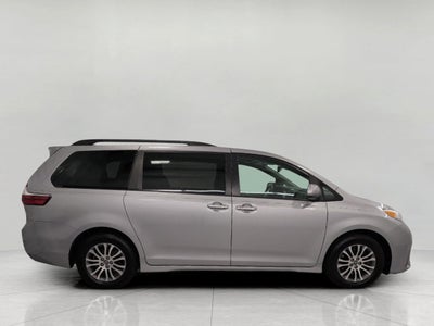 2018 Toyota Sienna XLE FWD 8-Passenger