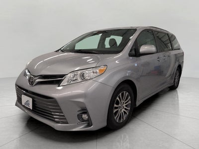 2018 Toyota Sienna XLE FWD 8-Passenger