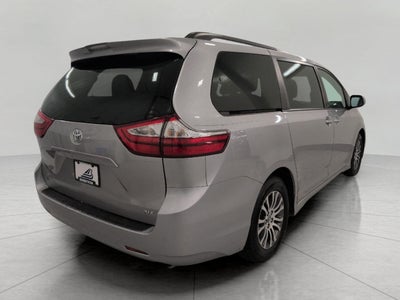 2018 Toyota Sienna XLE FWD 8-Passenger