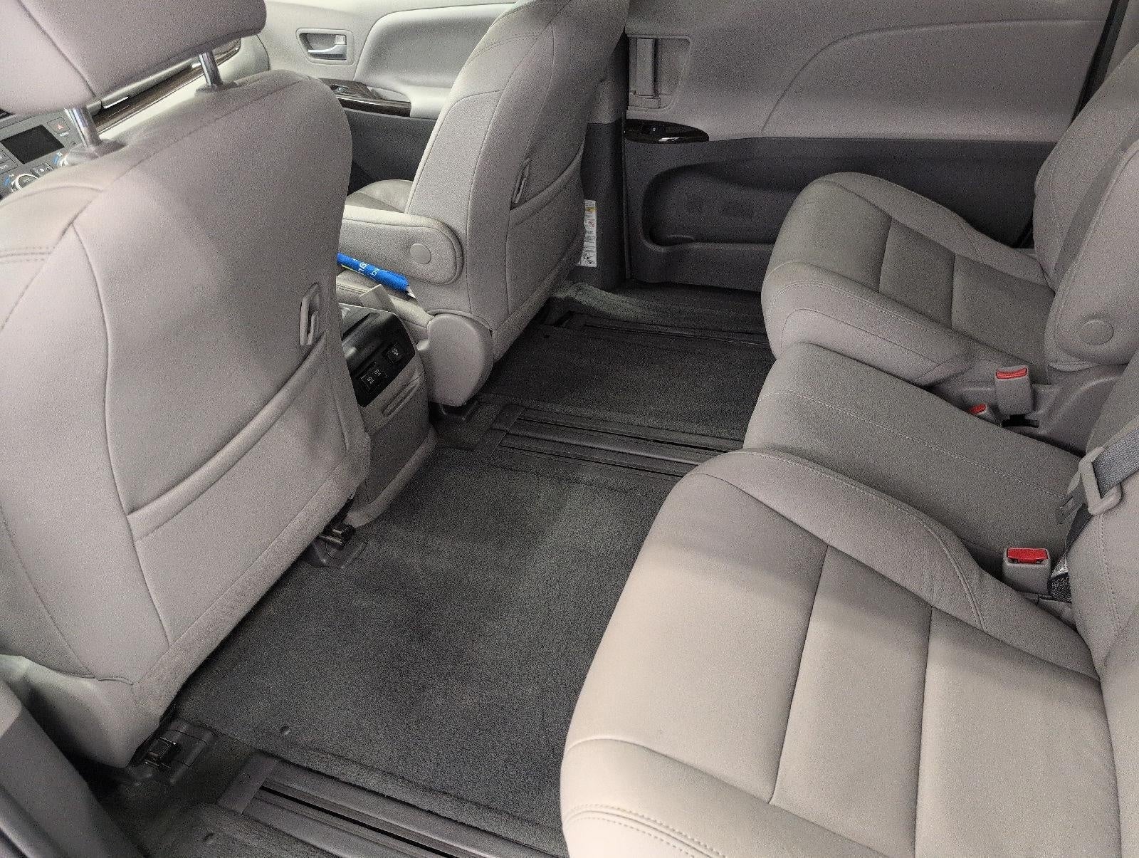 2018 Toyota Sienna XLE FWD 8-Passenger