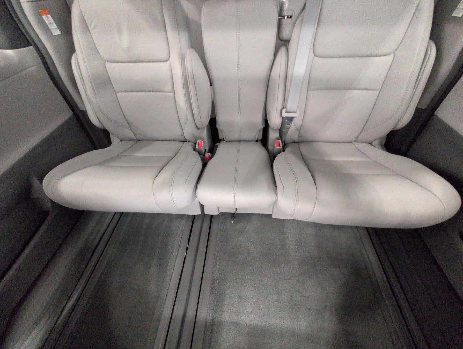 2018 Toyota Sienna XLE FWD 8-Passenger