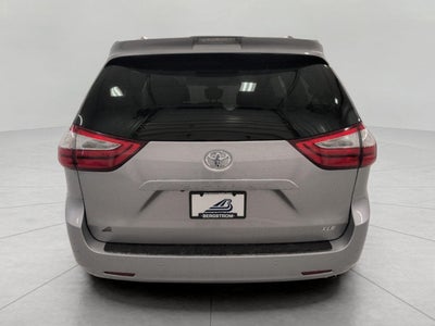 2018 Toyota Sienna XLE FWD 8-Passenger
