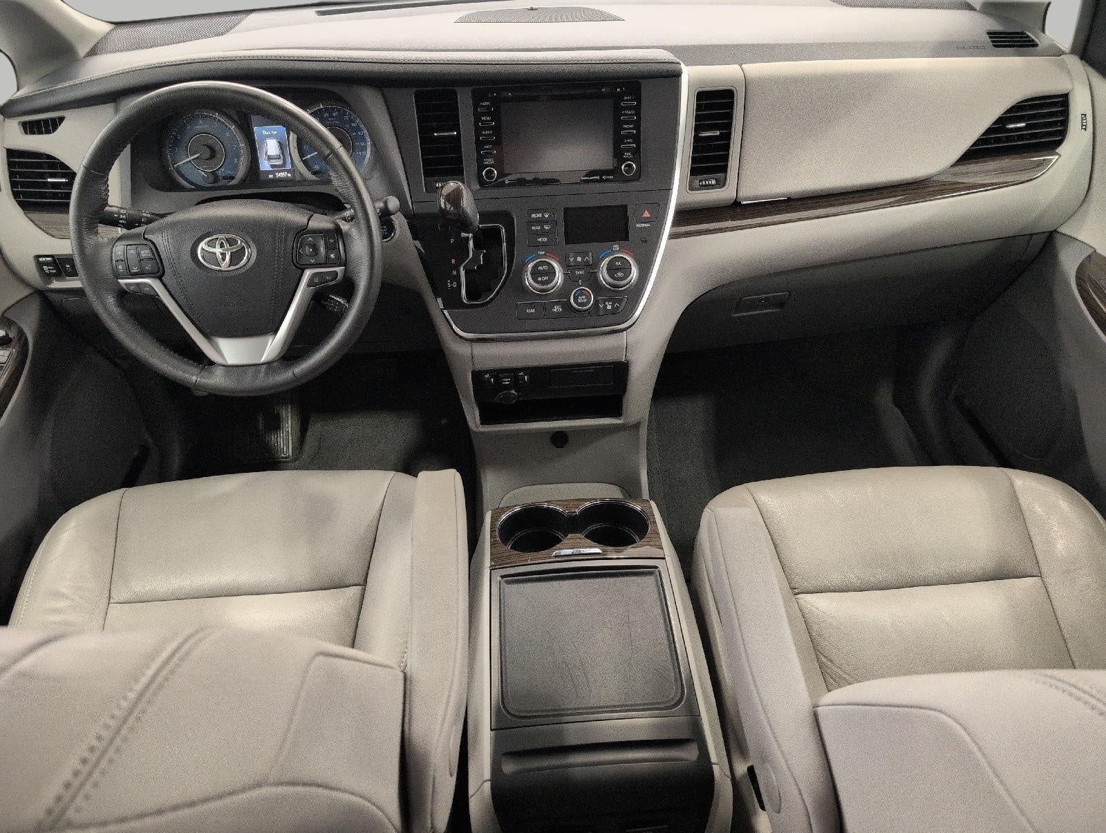 2018 Toyota Sienna XLE FWD 8-Passenger