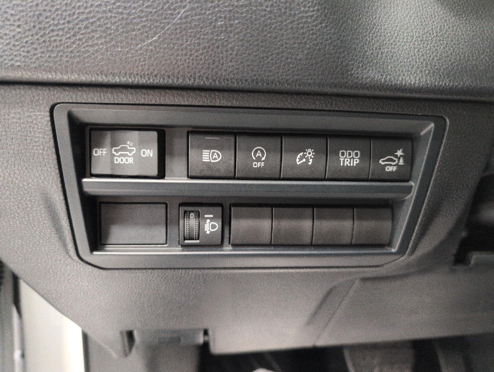 2025 Toyota Tundra 4WD SR5 CrewMax 5.5' Bed