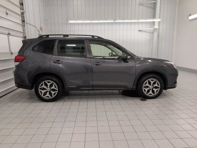 2023 Subaru Forester Premium CVT